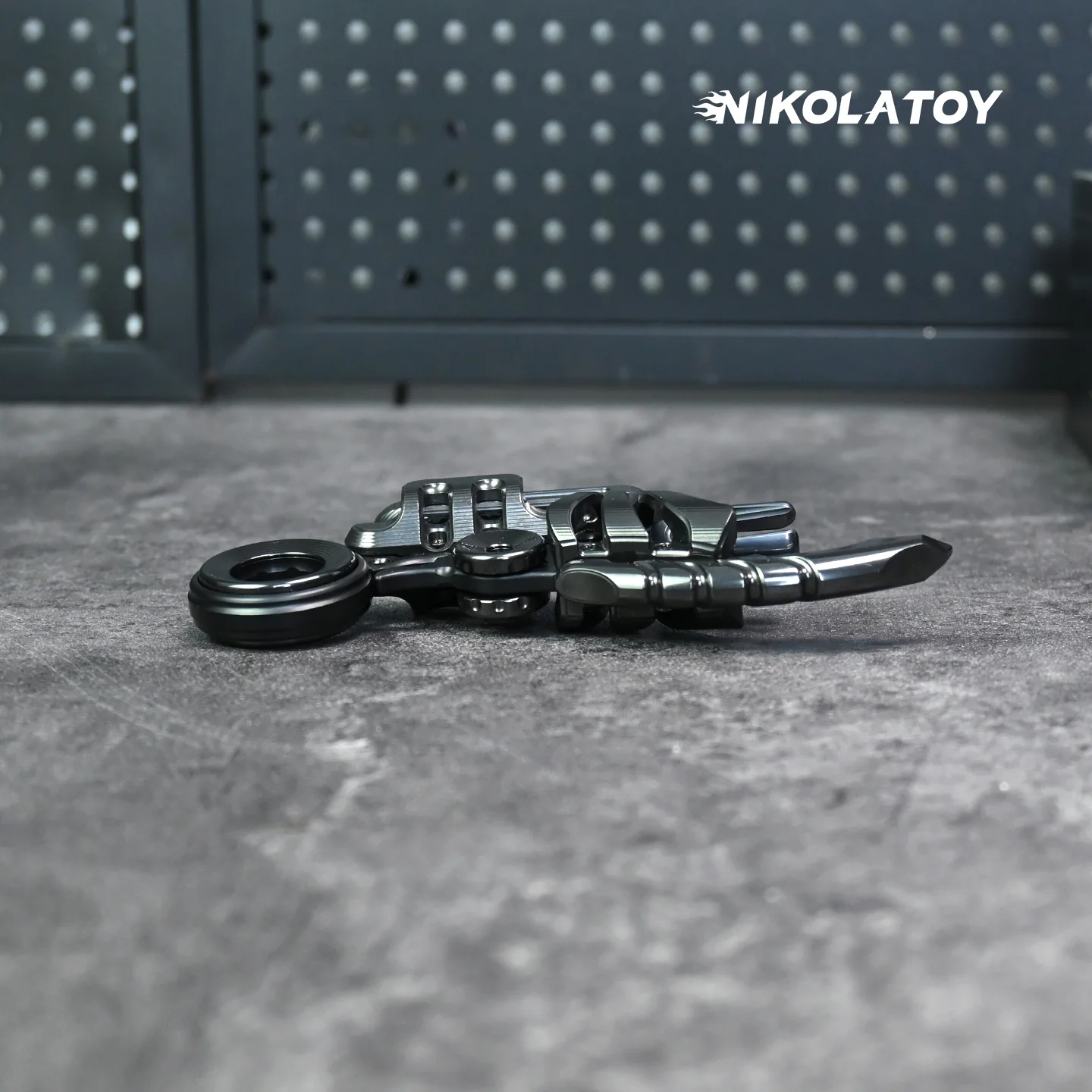 EDC Fidget Toys - Steel Ribs - Image 3