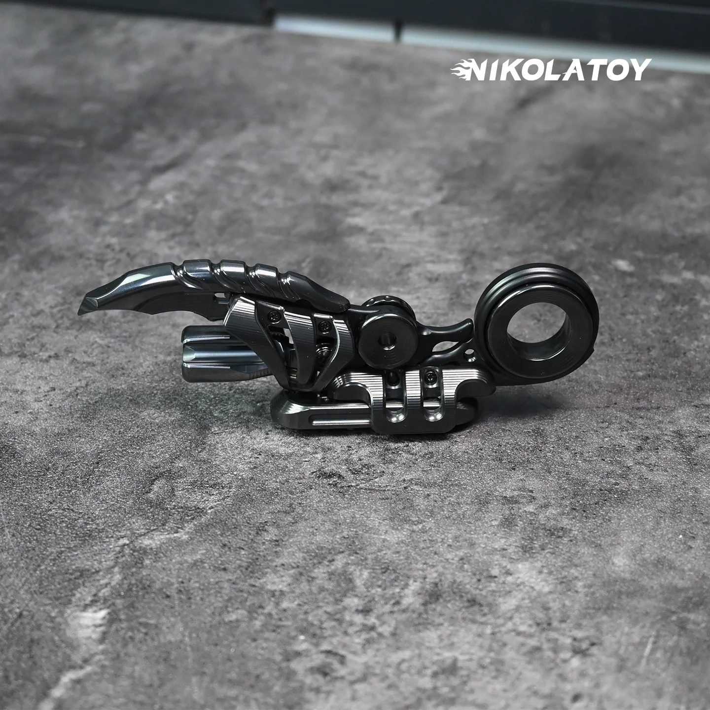 EDC Fidget Toys - Steel Ribs - Image 4